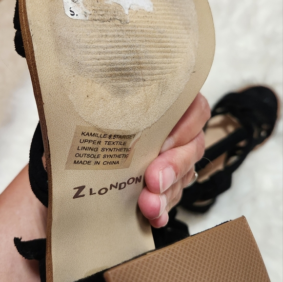 Z London/ Black Strappy Heels - Picture 5 of 6